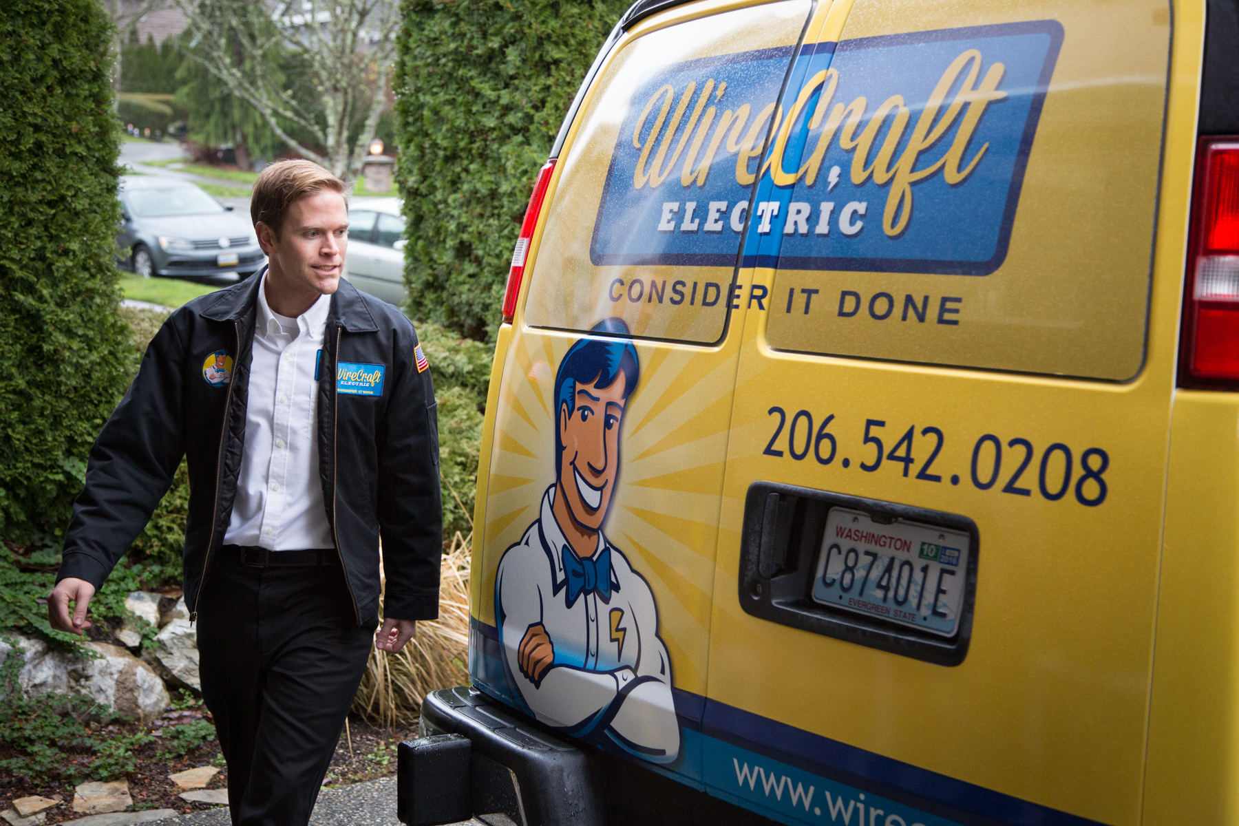 wire craft electric service truck for generator repairs